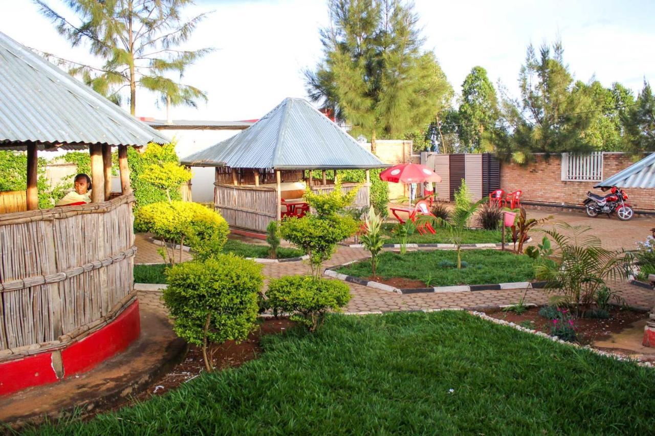 Akagera Neighbors Bed and Breakfast Kabarondo Exteriör bild