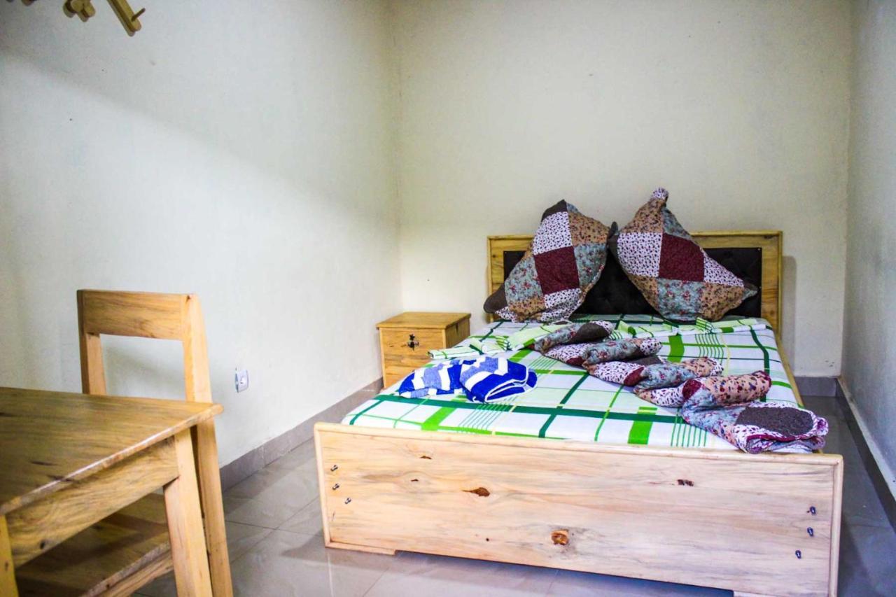 Akagera Neighbors Bed and Breakfast Kabarondo Exteriör bild